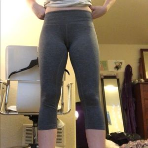 Gray crop leggings